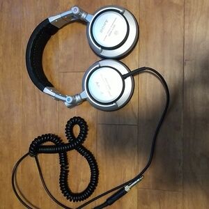 Sony dynamic headphones